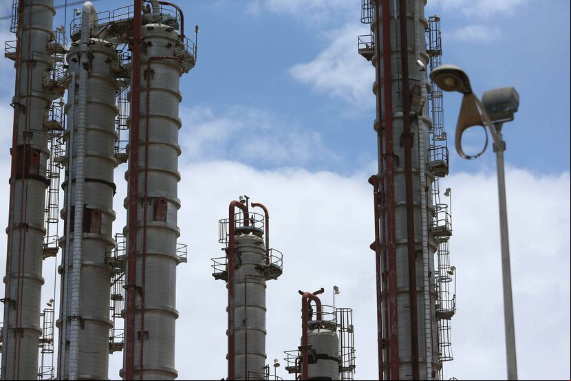 Se estima que las reservas de petróleo en Venezuela alcanzan los 298,000 millones de barriles. (Archivo)