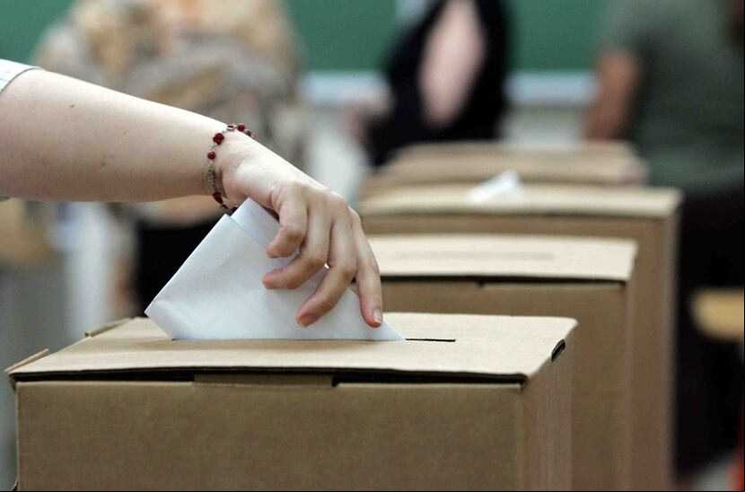 De los 156 centros de votación que clausurarán con el cierre de escuelas, 95 se encuentran en unidades dominadas por el PPD. (Archivo GFR Media)
