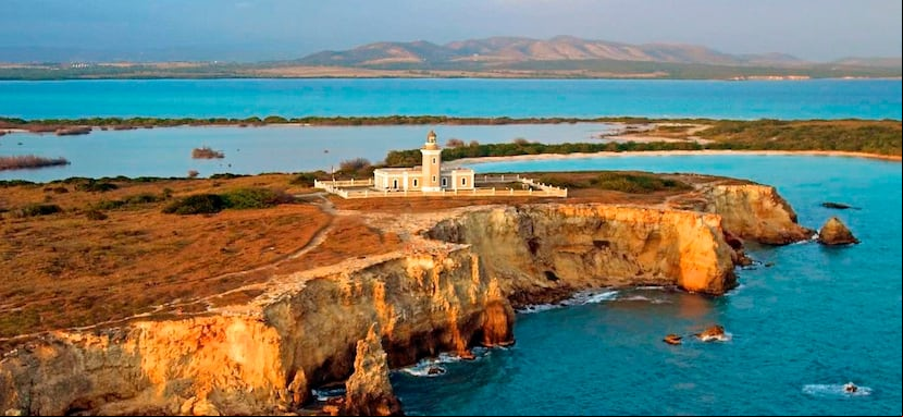 Vista aérea del Faro Los Morrillos, en Cabo Rojo. (Archivo GFR Media)