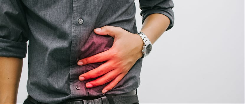 Entre las molestias estomacales que las personas sienten comúnmente están el estreñimiento, la distensión abdominal (gases), el abdomen hinchado y la acidez, entre otras. (Shutterstock)