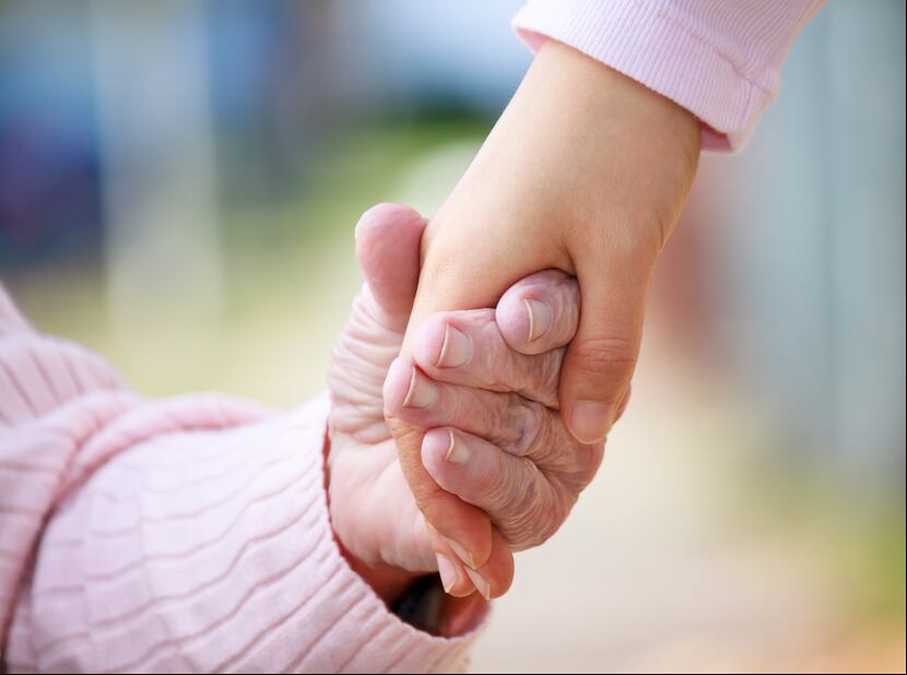 Ciencias Médicas une fuerzas con cuidadores para luchar contra el Alzheimer.