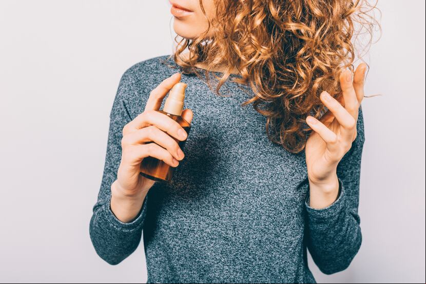 Este tipo de producto viene en una variedad de fórmula que va desde la más liviana hasta la más pesada y se selecciona de acuerdo al tipo de cabello. (Foto: Shutterstock)