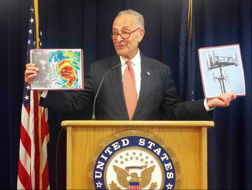 Los senadores Charles Schumer, Robert Menéndez, Cory Booker, Richard Blumenthal, Sherrod Brown, Bob Casey, Tammy Duckworth, Kirsten Gillibrand, Ed Markey y Elizabeth Warren enviaron una carta a los líderes de la mayoría del Senado. (AP / Julie Walker)