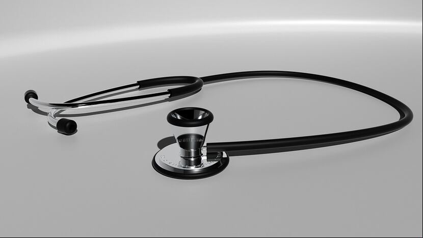 Históricamente, toda facultad de medicina entregaba a sus estudiantes un delantal blanco y un estetoscopio. (Pixabay)