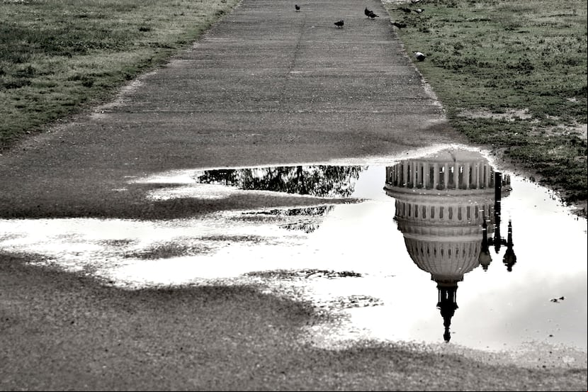 Reflejo del Capitolio de Estados Unidos.