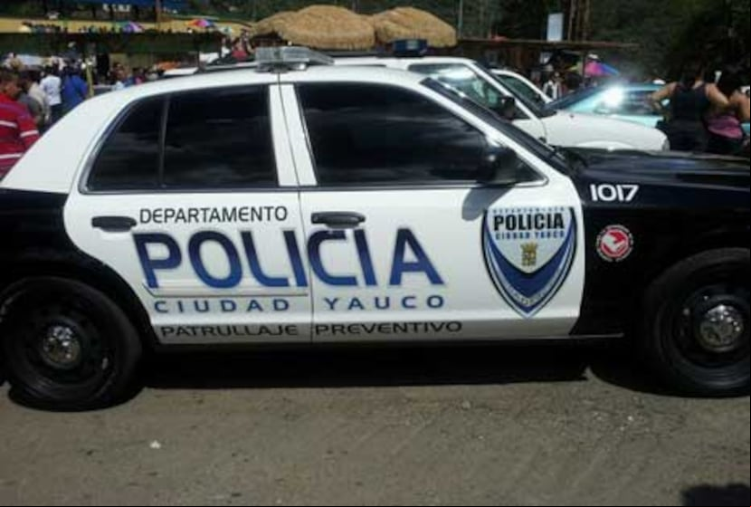 Camacho Semidei presentó las fotografías, como evidencia, de la ubicación de la patrulla fuera de la ciudad. (Suministrada)