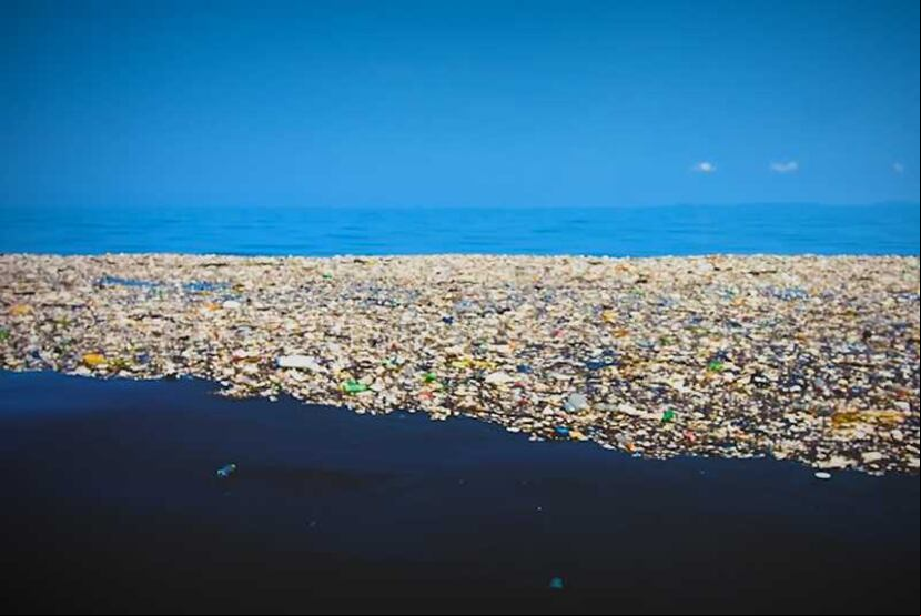 La fotógrafa Caroline Power registró hace unos días el mar de basura en el Caribe (Cortesía Caroline Power).
